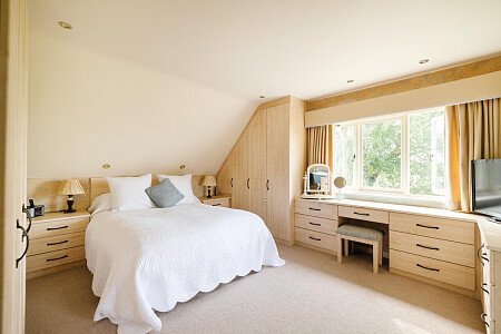 Lower House   - Filming Locations Locations Direct -066