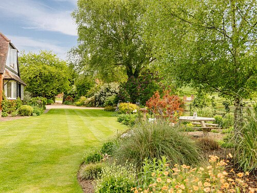 Lower House   - Filming Locations Locations Direct -097