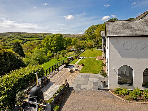 Pinewood Mansion - Filming Locations Locations Direct -08