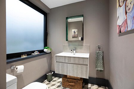 Pinewood Mansion - Filming Locations Locations Direct -20