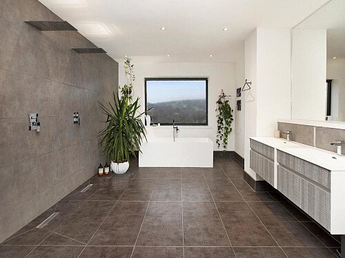 Pinewood Mansion - Filming Locations Locations Direct -25