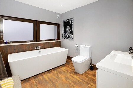 Pinewood Mansion - Filming Locations Locations Direct -34