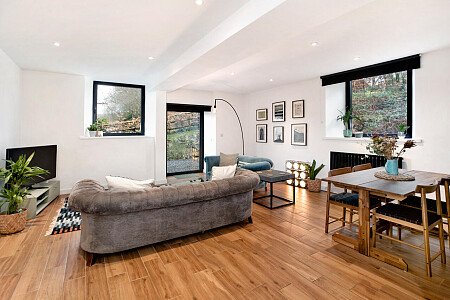 Pinewood Mansion - Filming Locations Locations Direct -56