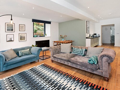 Pinewood Mansion - Filming Locations Locations Direct -57