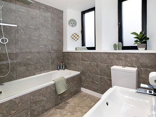 Pinewood Mansion - Filming Locations Locations Direct -59