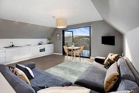 Pinewood Mansion - Filming Locations Locations Direct -65