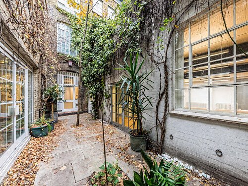 Playhouse -  filming photoshoot location-34