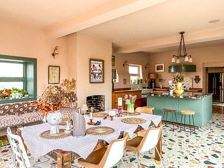 Painted wooden panelling - Filming Locations Locations Direct -06