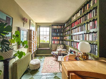 Painted wooden panelling - Filming Locations Locations Direct -05