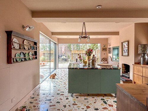 Painted wooden panelling - Filming Locations Locations Direct -07