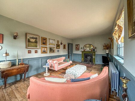 Painted wooden panelling - Filming Locations Locations Direct -17