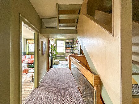 Painted wooden panelling - Filming Locations Locations Direct -19