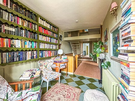 Painted wooden panelling - Filming Locations Locations Direct -21