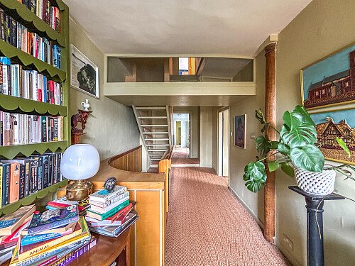 Painted wooden panelling - Filming Locations Locations Direct -22