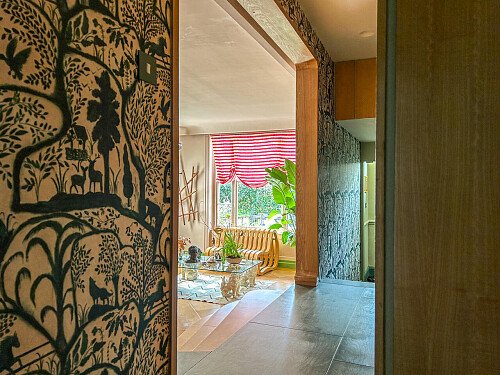 Painted wooden panelling - Filming Locations Locations Direct -27