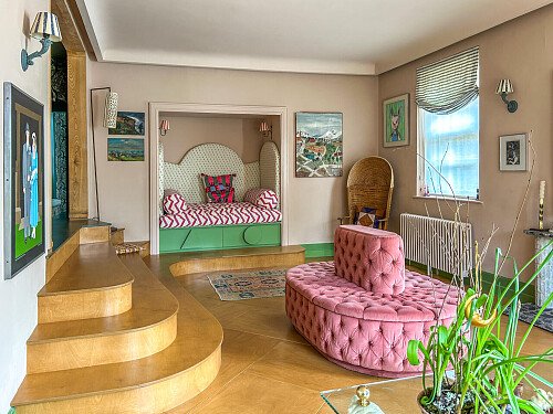 Painted wooden panelling - Filming Locations Locations Direct -32