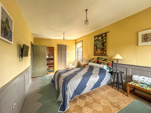 Painted wooden panelling - Filming Locations Locations Direct -47