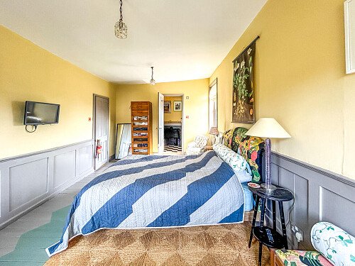 Painted wooden panelling - Filming Locations Locations Direct -48