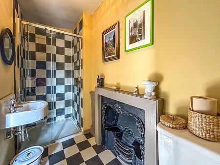 Painted wooden panelling - Filming Locations Locations Direct -50