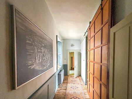 Painted wooden panelling - Filming Locations Locations Direct -55