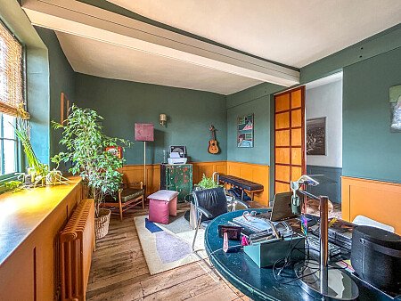 Painted wooden panelling - Filming Locations Locations Direct -58