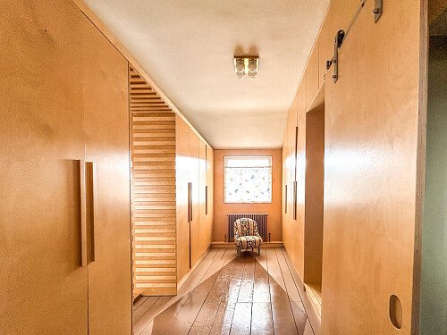 Painted wooden panelling - Filming Locations Locations Direct -63