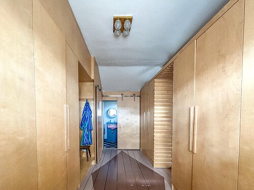 Painted wooden panelling - Filming Locations Locations Direct -64