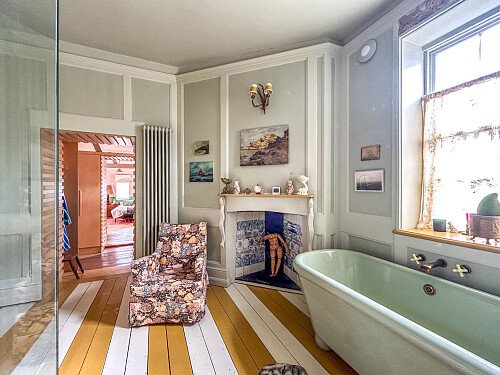 Painted wooden panelling - Filming Locations Locations Direct -67