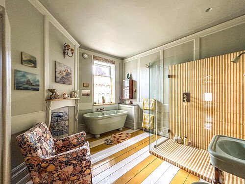 Painted wooden panelling - Filming Locations Locations Direct -66