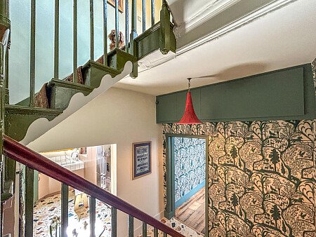 Painted wooden panelling - Filming Locations Locations Direct -77