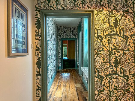 Painted wooden panelling - Filming Locations Locations Direct -78