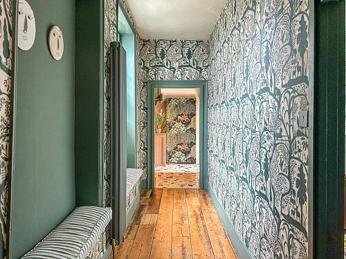 Painted wooden panelling - Filming Locations Locations Direct -79