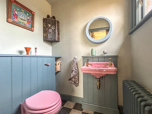 Painted wooden panelling - Filming Locations Locations Direct -83