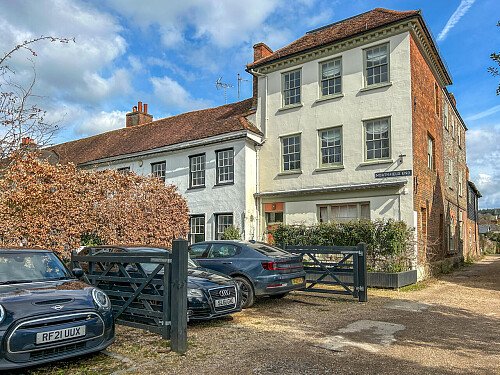 Painted wooden panelling - Filming Locations Locations Direct -92
