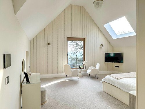 Triangular high ceiling bedrrom - Filming Locations Locations Direct -03