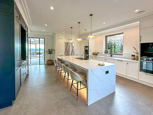 Triangular high ceiling bedrrom - Filming Locations Locations Direct -05