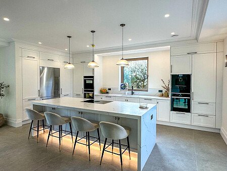 Triangular high ceiling bedrrom - Filming Locations Locations Direct -07