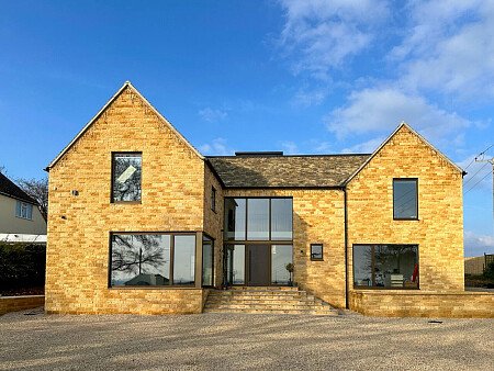 Triangular high ceiling bedrrom - Filming Locations Locations Direct -14