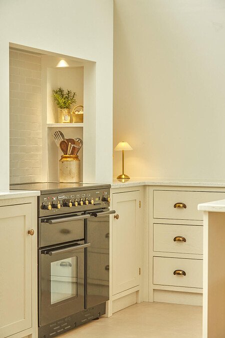 Curved ceiling building - Filming Photoshoot Locations-07