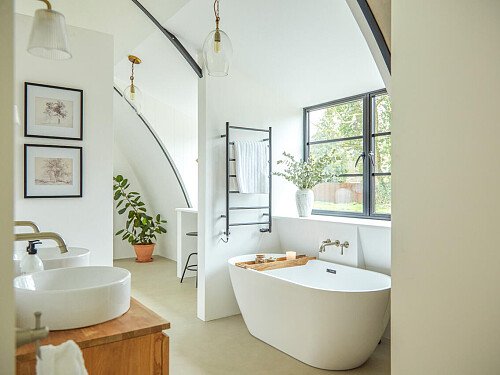 Curved ceiling building - Filming Photoshoot Locations-14