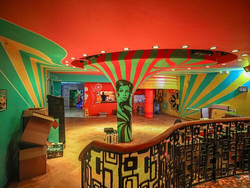 Red Venue  - Filming Locations Locations Direct -09