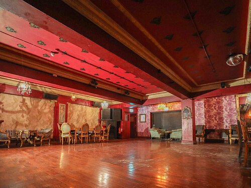 Red Venue  - Filming Locations Locations Direct -12