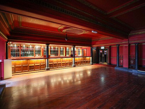 Red Venue  - Filming Locations Locations Direct -11