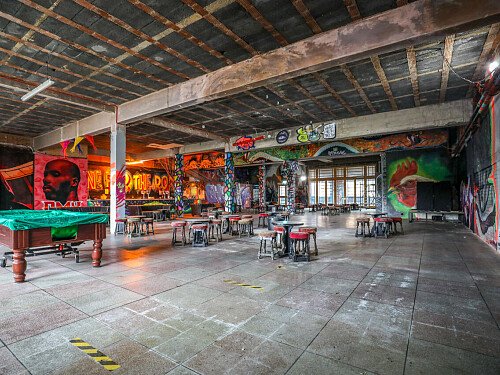 Red Venue  - Filming Locations Locations Direct -13