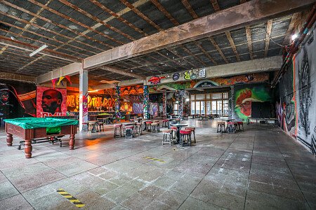 Red Venue  - Filming Locations Locations Direct -13