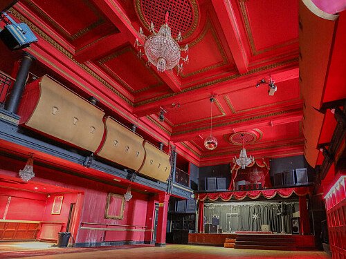 Red Venue  - Filming Locations Locations Direct -15