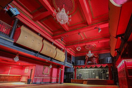 Red Venue  - Filming Locations Locations Direct -15