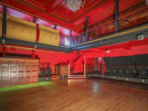 Red Venue  - Filming Locations Locations Direct -17