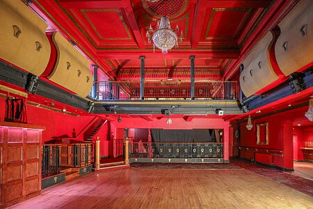 Red Venue  - Filming Locations Locations Direct -18