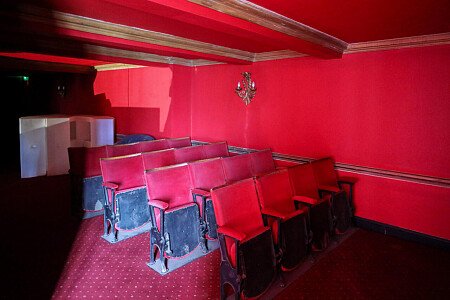 Red Venue  - Filming Locations Locations Direct -20